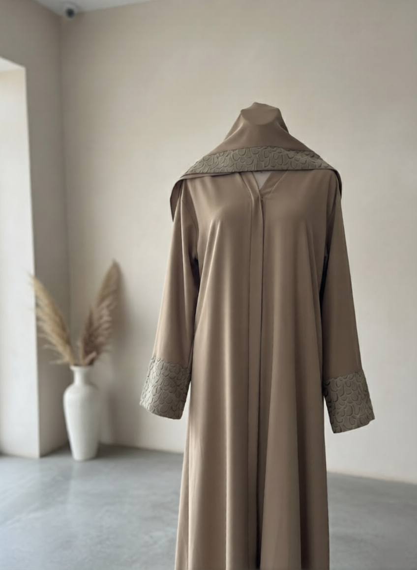 Naaz Scalloped Elegance